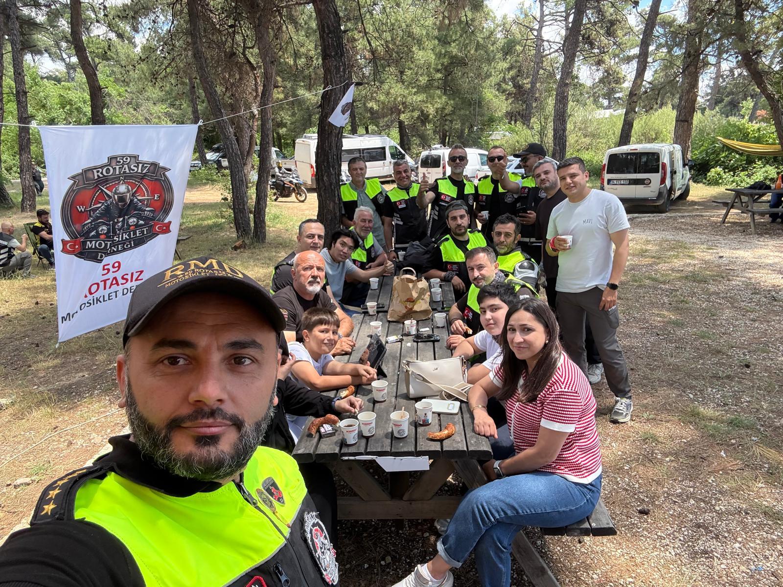 Dernek Fotoğrafı