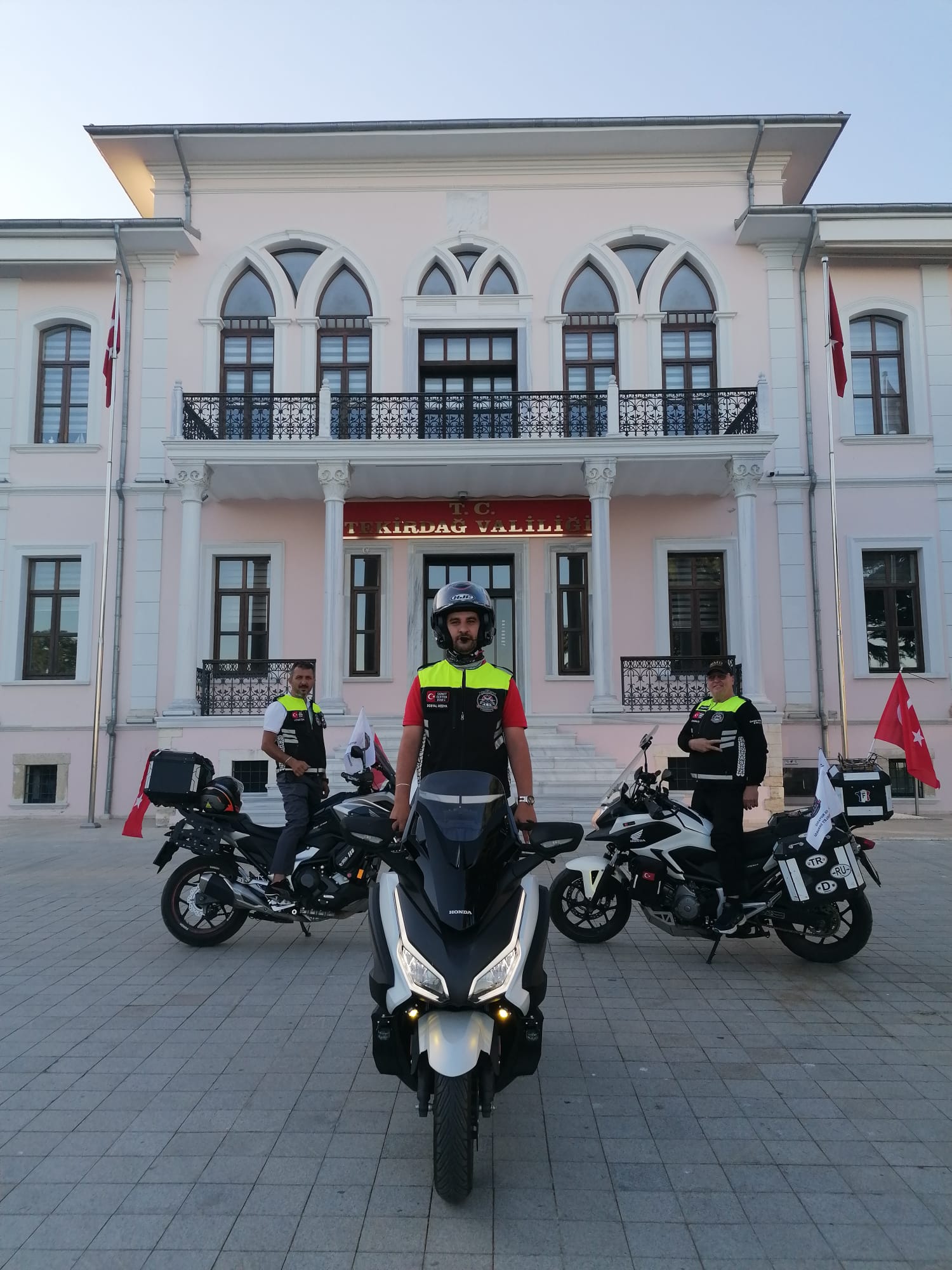 Dernek Fotoğrafı